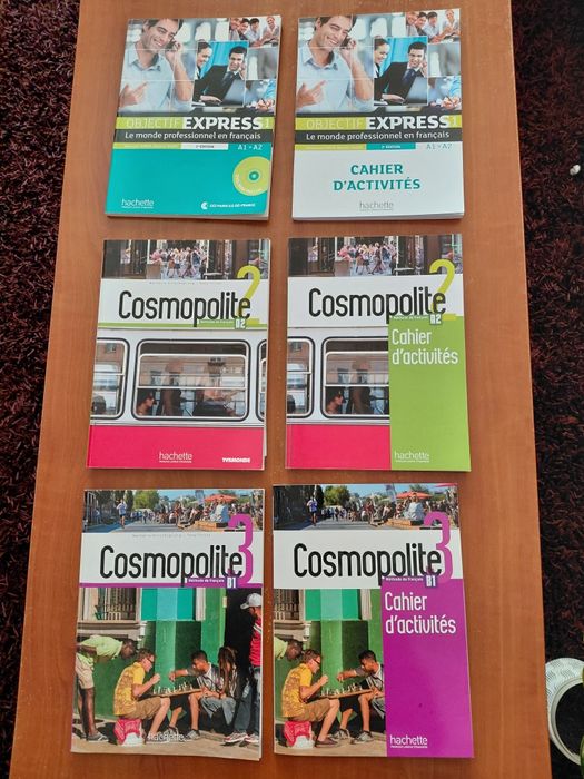 Livros de Francês e cadernos de actividades.