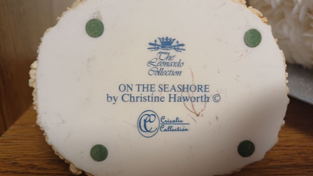 Фарфоровые статуэтка  коллекционный  вариант