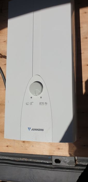 Esquentador JUNKERS ED 18-2S (9.8 L - Elétrico)