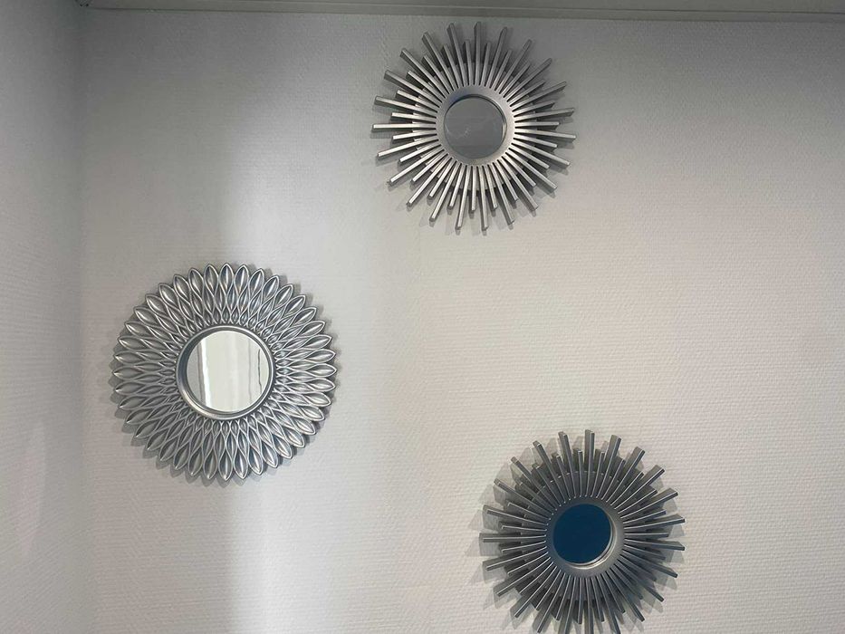 Dekoracja zestaw 3 luster w złotych ramkach do domu na ścianę