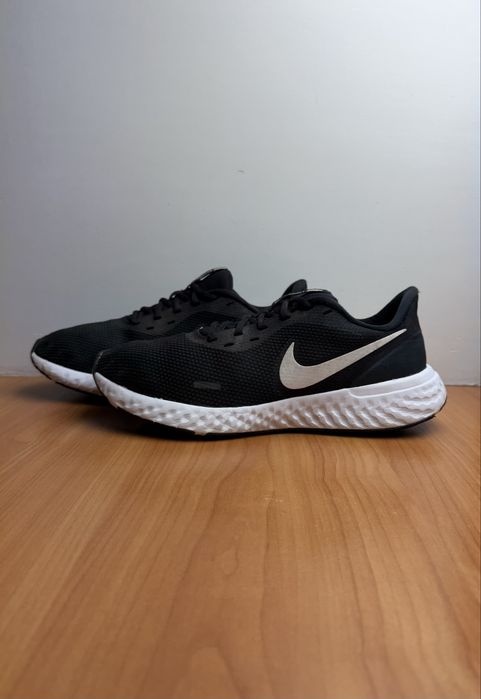 Кроссовки Nike Revolution 5 размер 44 оригинал спортивные мужские беговые чёрные run найк