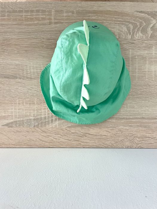Nowa czapka niekowlęca
