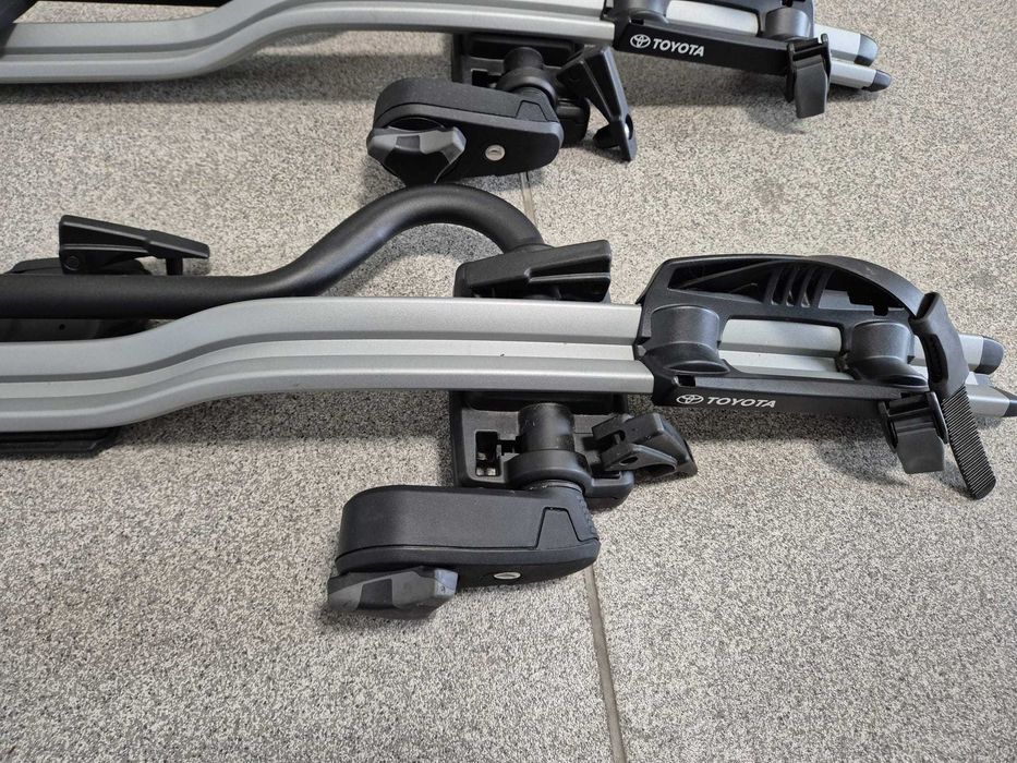Thule ProRide 598 – uchwyt rowerowy dachowy – 3 sztuki