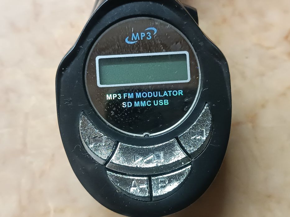Автомобільний FM модулятор