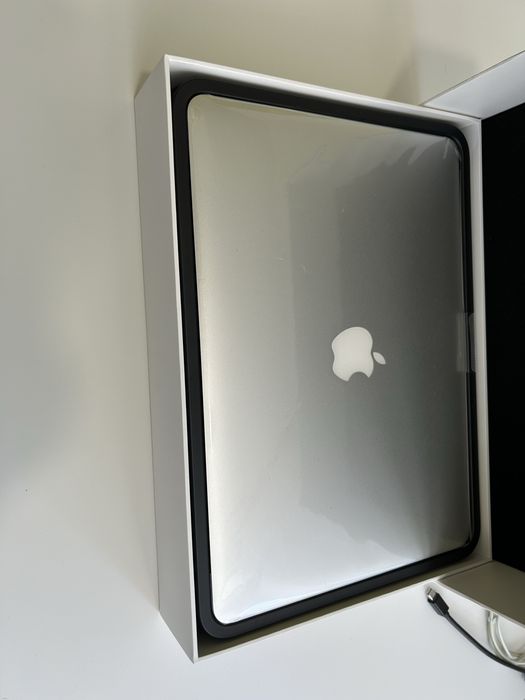 MacBook AIR 2017後期8GB 128GB MacBook Air 2017 б/у- Купить в Украине | getapple.store