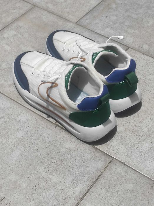 Sapatilhas como novas