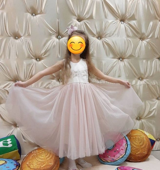 Красивое нарядное платье на рост 128