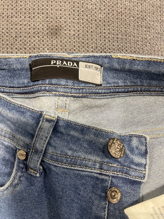 Продам джинсы женские Prada