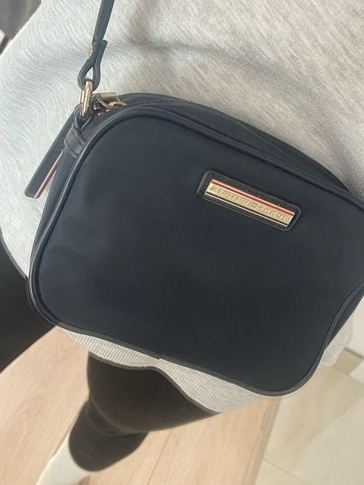 Torebka Tommy Hilfiger granatowa