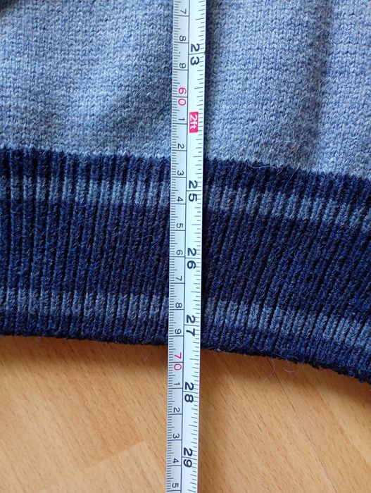 Sweter niebieski