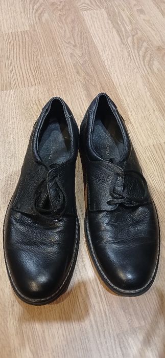 Чоловічі туфлі 39 розміру