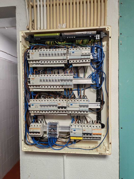 Eletricista | Instalações, Reparações, Domótica |