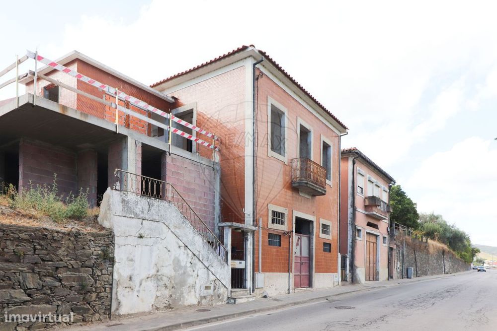 Moradia T4 para venda