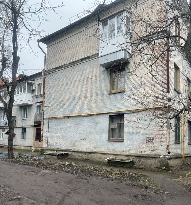 Продам 3 кім Сталінку під бізнес