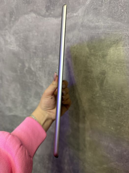 Ipad 5 32 gb з сім картою в гарному стані. Bypass. Аккум 93%