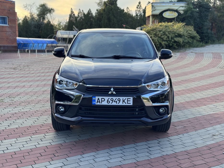 Продам Mitsubishi Outlander Sport 2017 года АКПП 4х4 в отличном состоя
