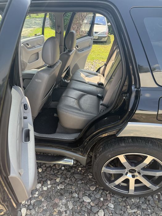Mazda Tribute 2001 rok 3.0 automat 4WD odsprzedam projekt
