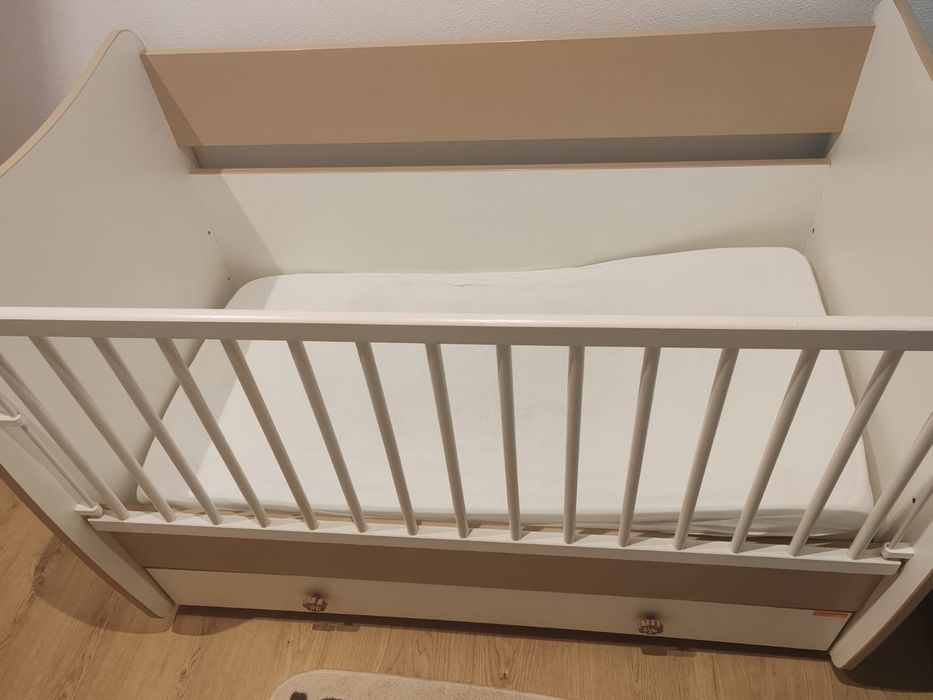 Vendo Berço beje