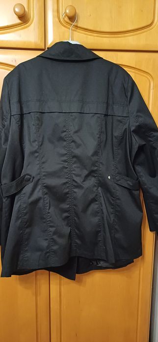 Trencz kurtka  NOWA R 50,52 szer pod pachą 63cm dł 74cm