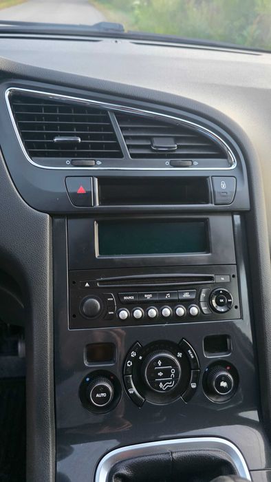 Peugeot 5008 2014 7 місць дизель 1.6 - генератор на колесах