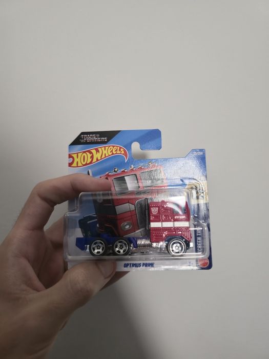 Diversos Carrinhos HotWhells