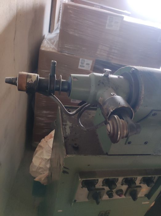 Máquina para a indústria do calçado