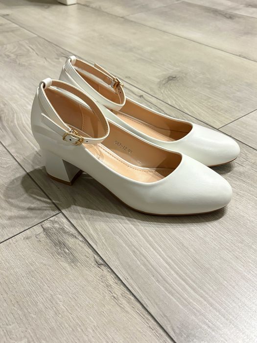 Туфлі жіночі білі