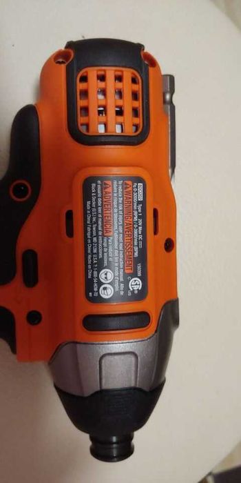 Шуруповерт Гайковерт ударный Black+Decker BDCI20C