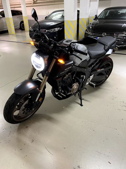 Honda CB650R 2022 - Extras