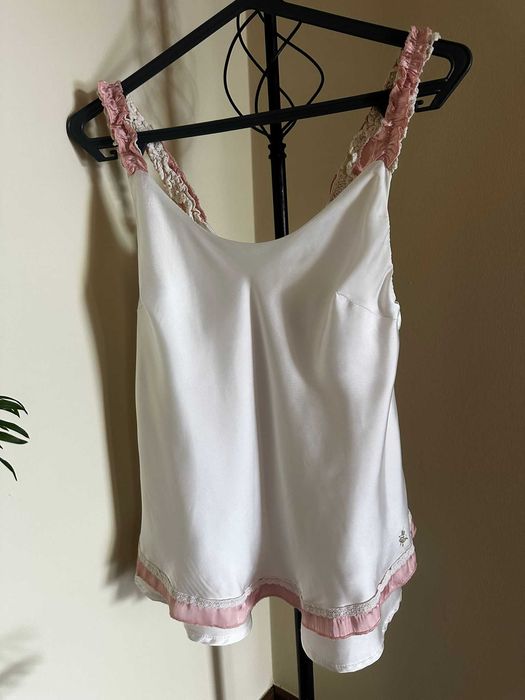Blusa branca clássica