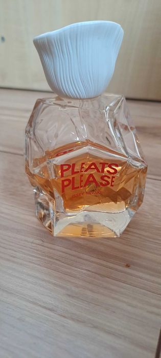 Pleats Please Issey Miyake