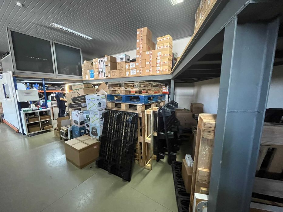 Plataforma amovível para Armazém para criar 1º piso  - cerca de 80m2