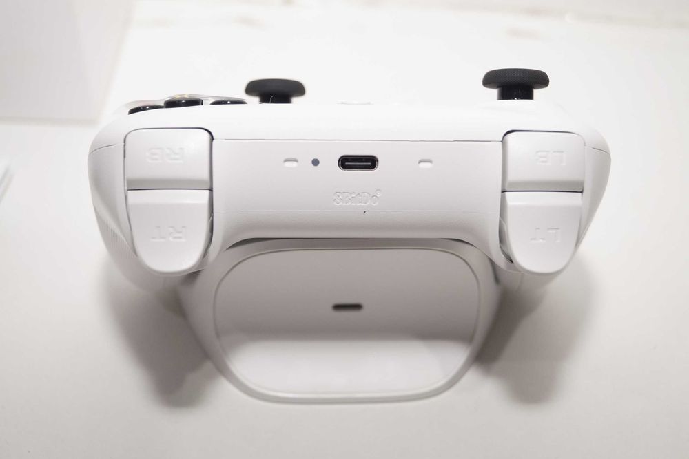 Bezprzewodowy Pad kontroler 8BitDo 81HA Windows Android Apple BT 2.4G