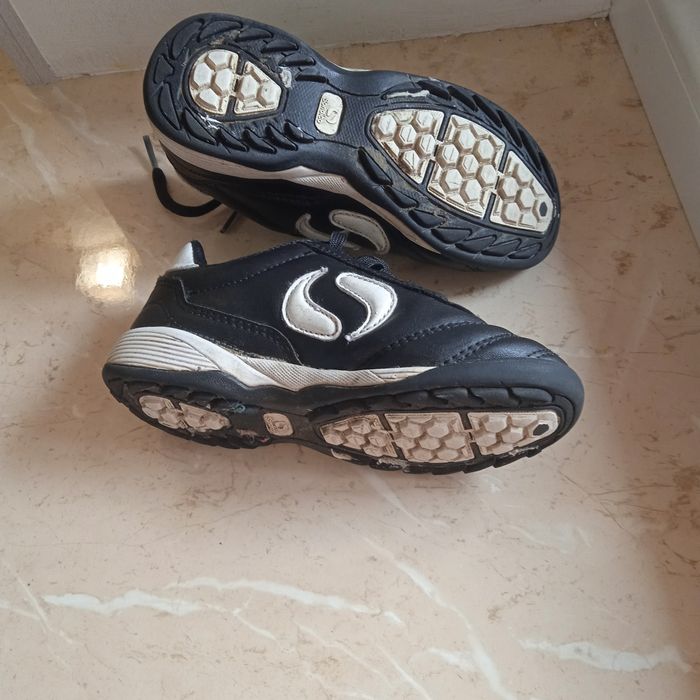 Кросівки для футболу