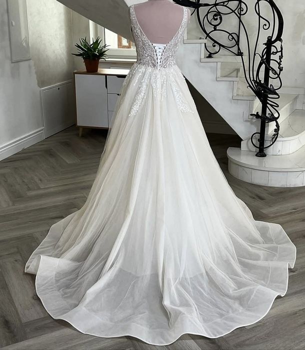 Продам весільну сукню