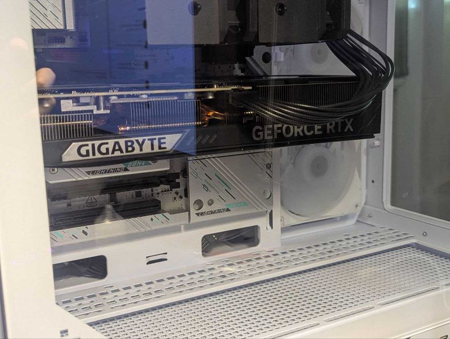 Gigabyte GeForce RTX 5070 WINDFORCE OC SFF 12G