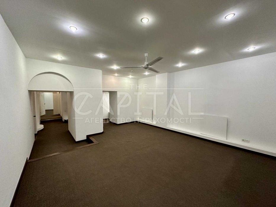 Продаж фасадного приміщення Грушевського Печерськ Центр метро Київ