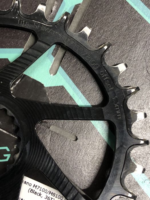 Tokkens, Selin e prato oval