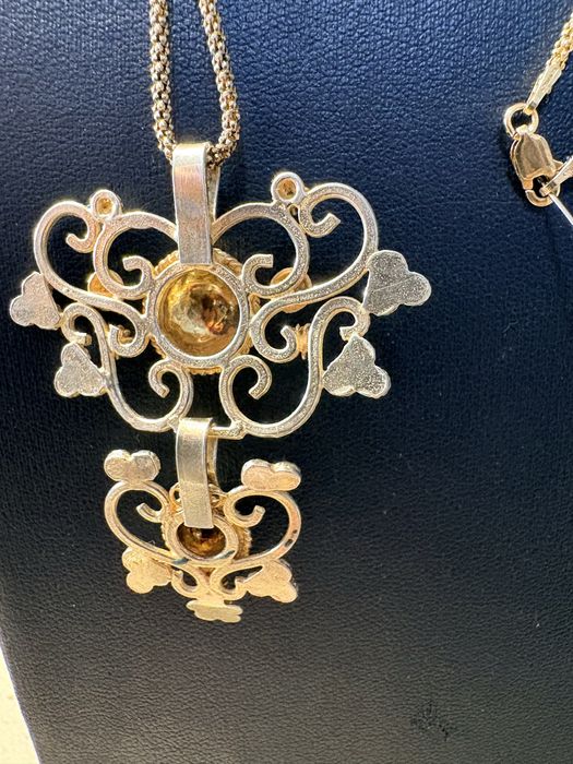 Lindissimos antigos colares vintage em prata contrastada e dourada