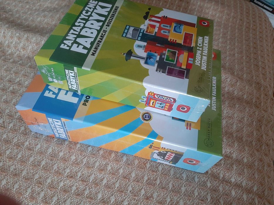 Gra planszowa "Fantastyczne fabryki" + dodatek "Manufrakcje"