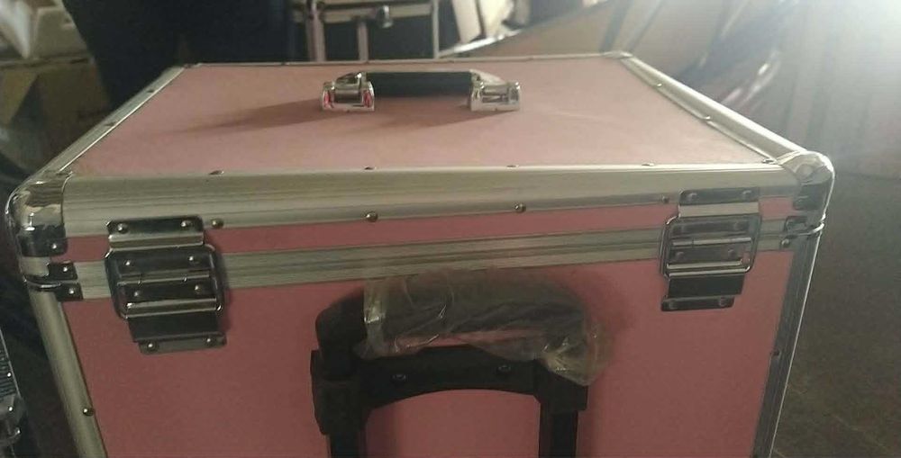 Kufer POWYSTAWOWY kosmetyczny na kółkach, XXL, solidny różowy