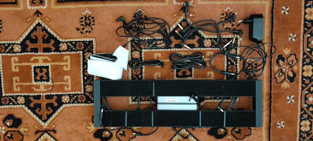 Pedalboard Harley Benton SpaceShip 50C + Fonte de Alimentação Harley Benton PowerPlant ISO-1 Pro