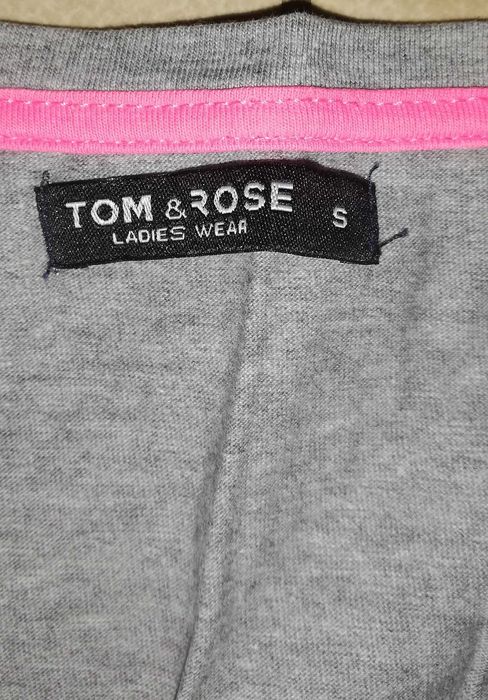 Sportowa sukienka z kieszeniami kolor szary.