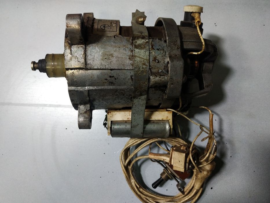 Колекторний високо оборотний двигун