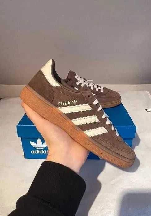Oryginalne buty adidas damskie Buty HANDBALL brązowy R.38