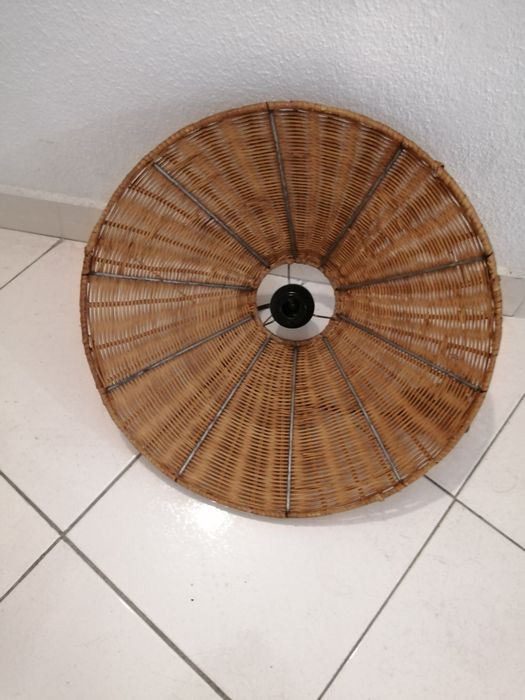 Candeeiros tecto e mesa