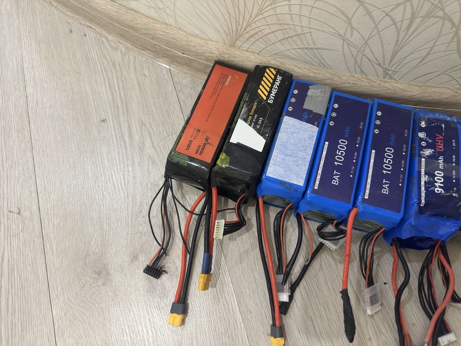 Батки з трофейних молній і фпв, всі працюють