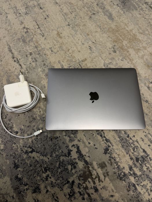 Macbook Pro M1 2020 8/256gb