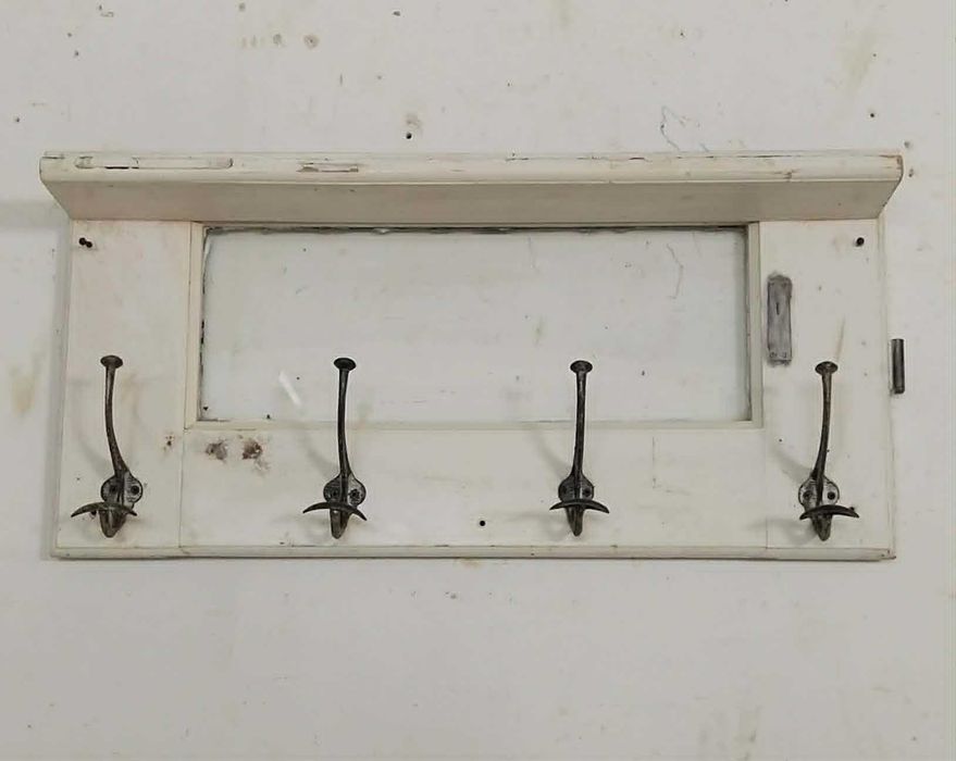 ANTIGA Prateleira de Parede / Expositor, com 4 Cabides Antigos em Ferro Fundido, Originais. "Restaurada!"