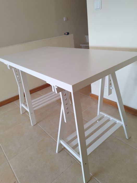 Secretária Branca Inclinada Ikea